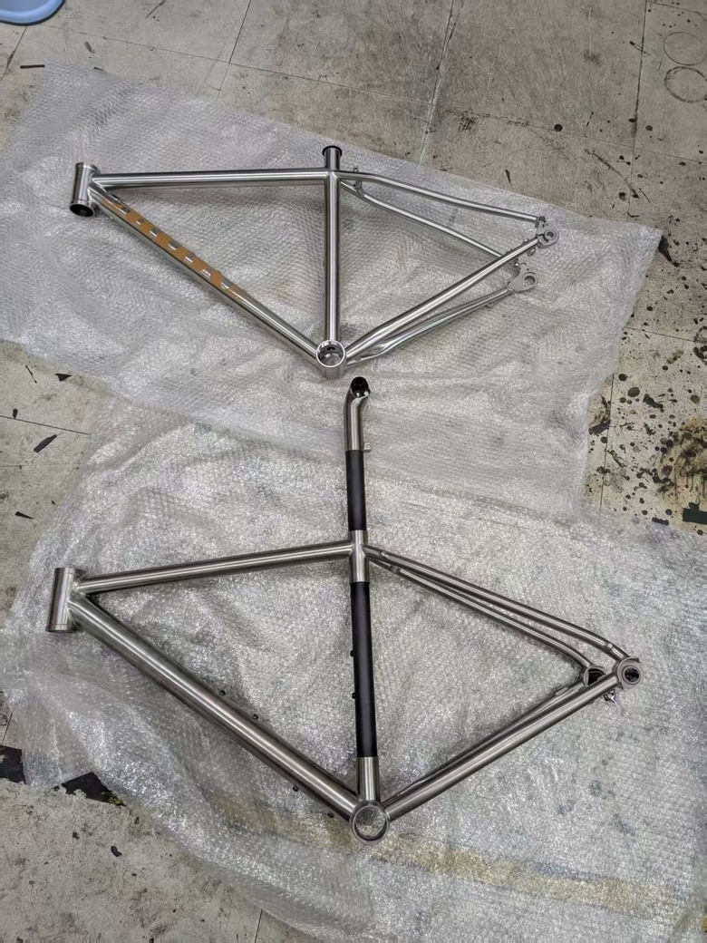 雲豹 新 不鏽鋼 gravel 車架開箱~