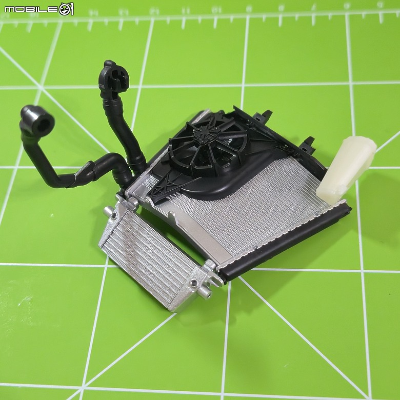點我看大圖 🔧【模型新手也能輕鬆組 Part5】🏍️ 1/9 MENG MT-009S 1/9 BMW M1000RR 悅色版