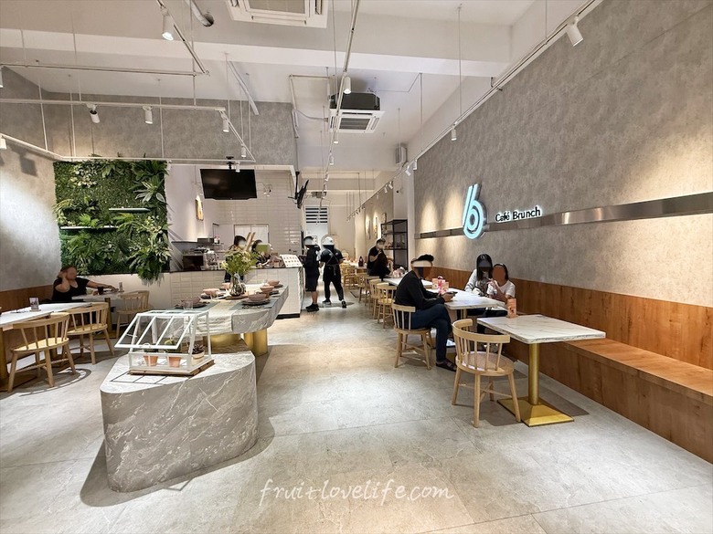 豐富的盤式早午餐,份量十足且平價,菜單選擇豐富