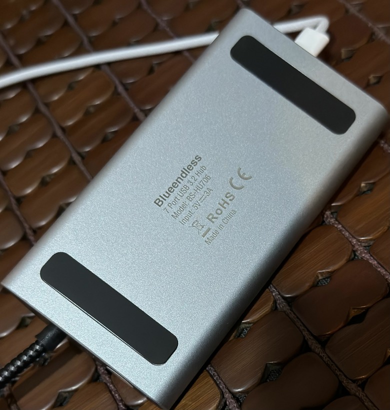 Neo外接Gen4的SSD 則Hub需要額外供電
