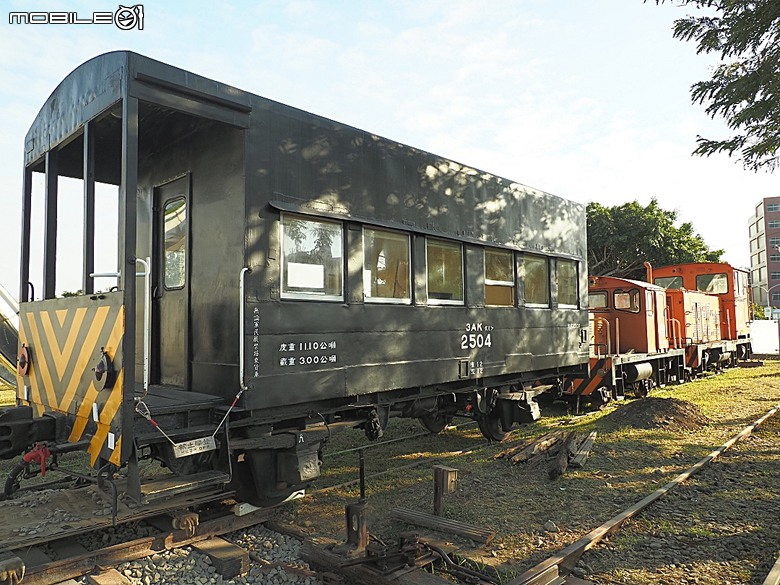 哈瑪星鐵道園區、舊打狗驛故事館、高雄港車站北號誌樓、鐵道園區天空雲台、金馬賓館當代美術館、打狗水道量水器室,附掛2026高雄冬日遊樂園紀實 — 冬日高雄港濱散策 哈瑪星鐵道園區篇