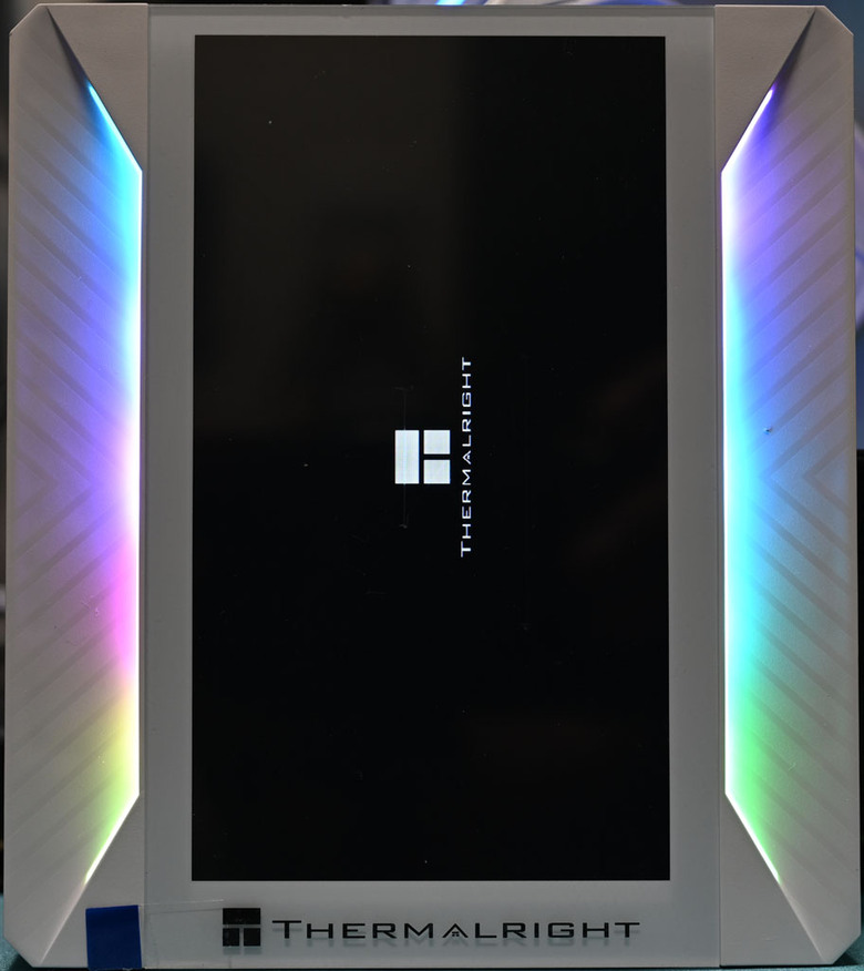 THERMALRIGHT索摩樂PEERLESS ASSASSIN 120 VISION MAX ARGB WHITE散熱器開箱