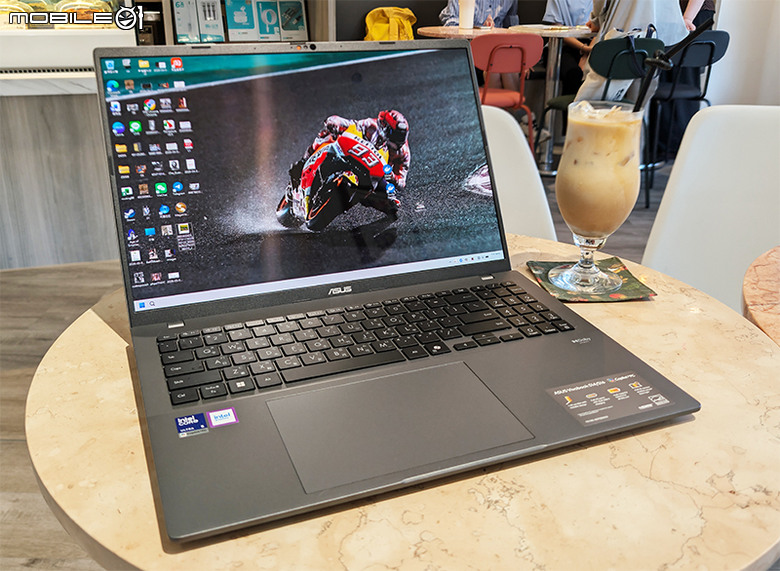 微開箱 S3607AA Core Ultra 5 325 咖啡廳偷閒一下
