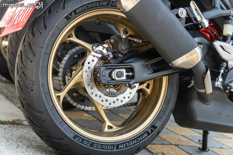 2026 Triumph Trident 800 發表試駕｜建議售價：499,000元，動力大提升扭力超有感！