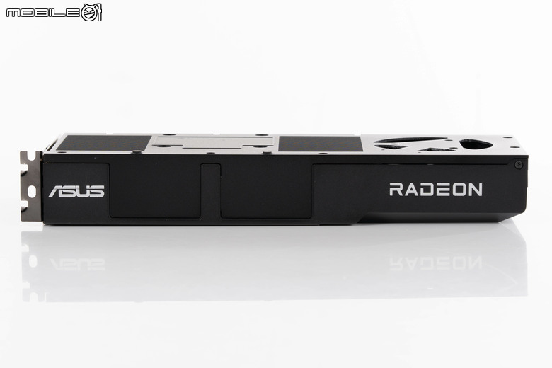 華碩 TURBO Radeon AI PRO R9700 32GB 繪圖卡開箱實測 以大容量記憶體提供更多 AI 應用執行空間