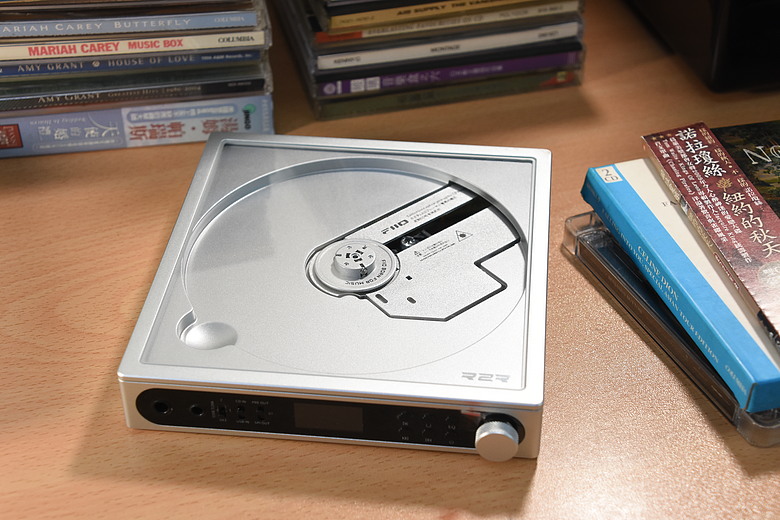 點我看大圖 FIIO DM15 R2R 藍牙 Hi-Fi CD 隨身播放機~是CD播放機,也是自然音色的USB R2R DAC