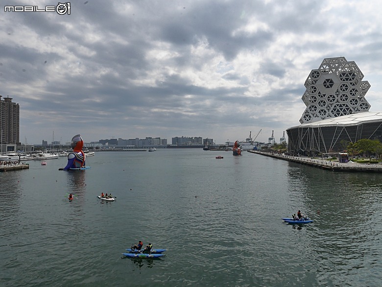 哈瑪星鐵道園區、舊打狗驛故事館、高雄港車站北號誌樓、鐵道園區天空雲台、金馬賓館當代美術館、打狗水道量水器室,附掛2026高雄冬日遊樂園紀實 — 冬日高雄港濱散策 哈瑪星鐵道園區篇
