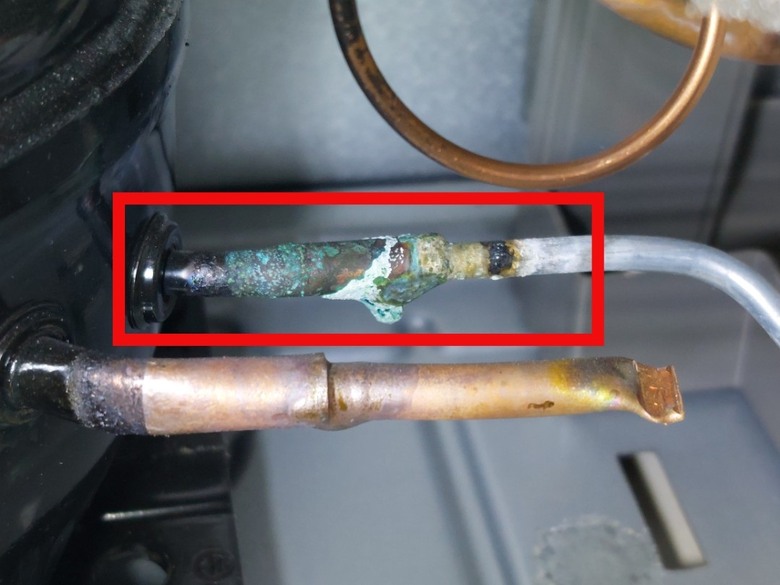 LG對開冰箱，銅管鏽蝕，是否漏冷媒？