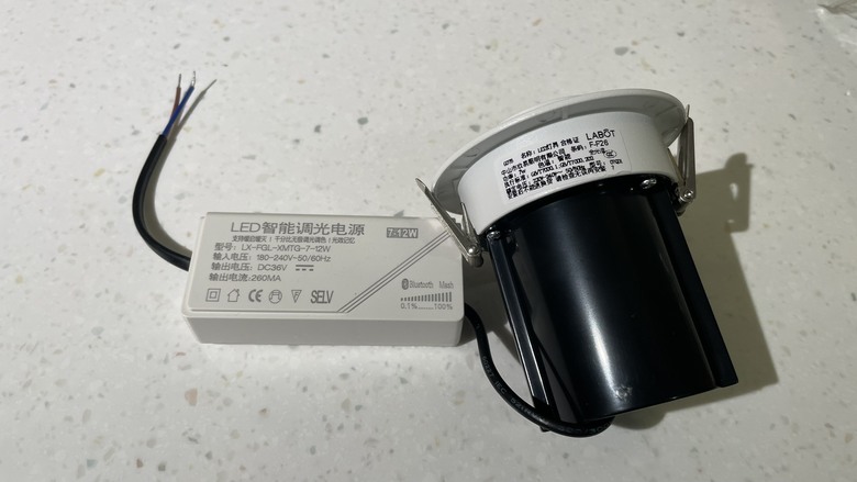 220V的燈泡接台灣110V的電，會有安全疑慮嗎?