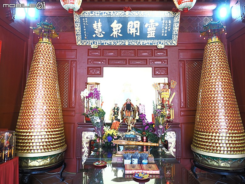 彰化 彰邑聖王廟(威惠宮)、大西門福德祠、彰邑關帝廟、彰邑慶安宮、懷忠祠、曇花佛堂、梨春園曲館 — 彰化市區古蹟探訪之一