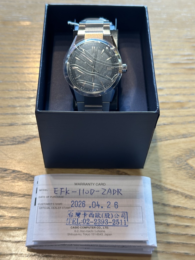 ［開箱］CASIO的創新與經典,機械錶和電子錶雙重衝擊。EFK-110D-2A加DW-6900JV-1DR