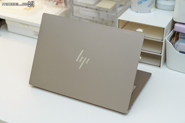 HP OmniBook Ultra 14|輕薄便攜的高效行動美學筆電