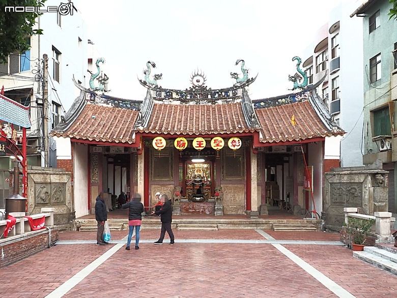 彰化 彰邑聖王廟(威惠宮)、大西門福德祠、彰邑關帝廟、彰邑慶安宮、懷忠祠、曇花佛堂、梨春園曲館 — 彰化市區古蹟探訪之一