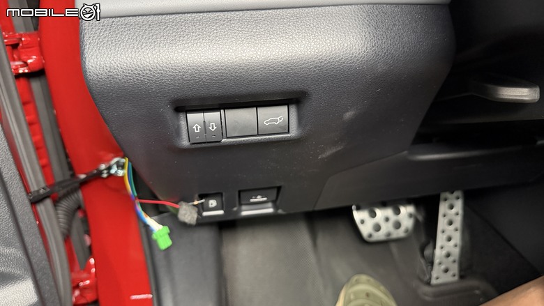 我的GR RAV4改善記錄 2—鐵捲門遙控器按鍵