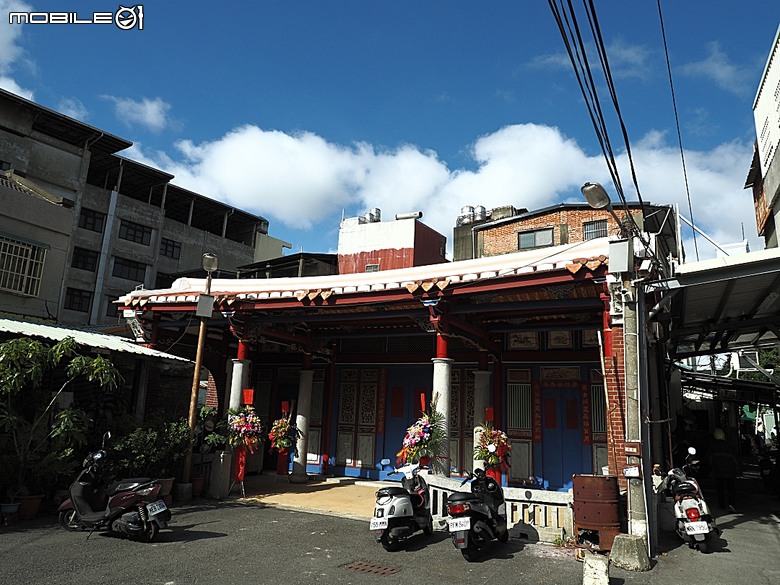 彰化 彰邑聖王廟(威惠宮)、大西門福德祠、彰邑關帝廟、彰邑慶安宮、懷忠祠、曇花佛堂、梨春園曲館 — 彰化市區古蹟探訪之一