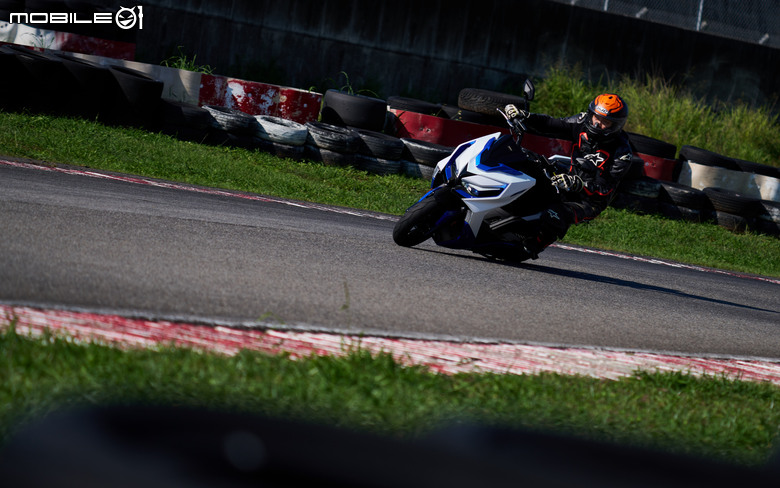 KYMCO G7 賽道試駕｜電推、減重轉生大進化！