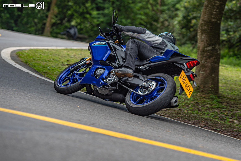 2026 YAMAHA YZF-R3試駕報告｜造型大改款帥得有感、熟悉的平台好騎依然！