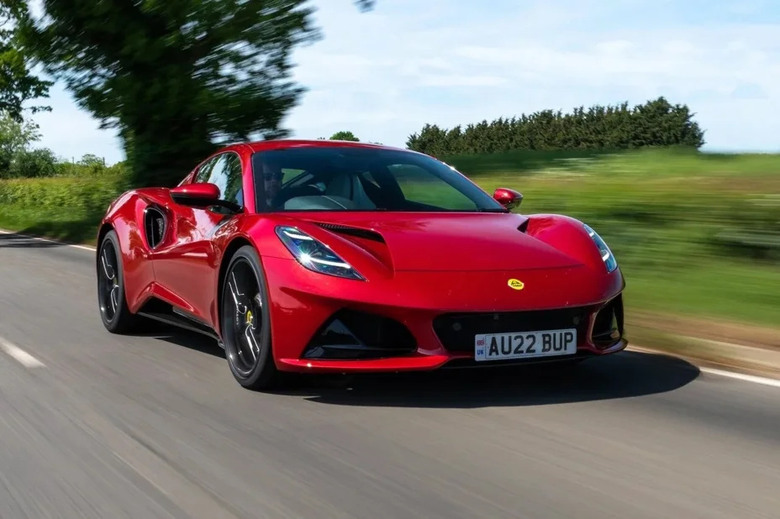 性能更強、車重更輕！Lotus 傳為 Emira進行更新工程