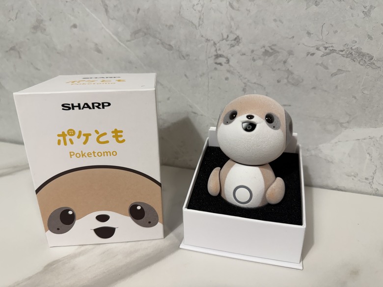 【小宅開箱】2 歲小孩的新室友!SHARP 小獴友 Poketomo 口袋陪伴機器人開箱領養