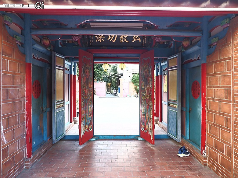 彰化 彰邑聖王廟(威惠宮)、大西門福德祠、彰邑關帝廟、彰邑慶安宮、懷忠祠、曇花佛堂、梨春園曲館 — 彰化市區古蹟探訪之一