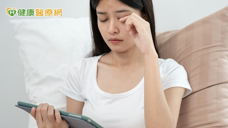 世界MS日警鐘響起！視力突失、腳麻恐是「看不見的失能」警訊