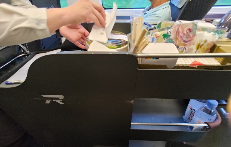 餐飲與物流用工作推車品牌與耐用度請教