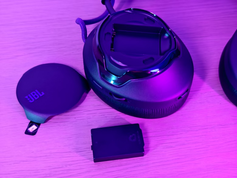 [評測] 有戴跟沒戴一樣 JBL Quantum可換電池耳機950、650