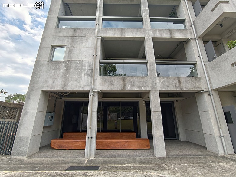 哈瑪星鐵道園區、舊打狗驛故事館、高雄港車站北號誌樓、鐵道園區天空雲台、金馬賓館當代美術館、打狗水道量水器室,附掛2026高雄冬日遊樂園紀實 — 冬日高雄港濱散策 哈瑪星鐵道園區篇