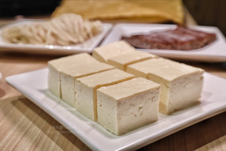 點我看大圖 四代傳承古早味!手炒沙茶爐清甜不膩,越煮越香,台中聚餐推薦