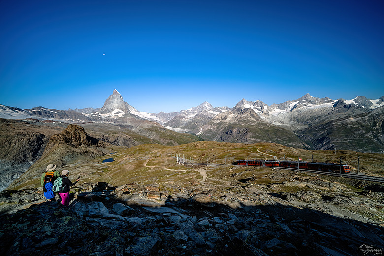 點我看大圖 2024瑞士義大利山脈之旅之11-2、0823 Gornergrat到Zermatt