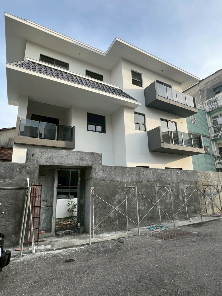 台中室內設計分享|自地自建四層透天完工開箱,電競室公仔展示牆+頂樓露台一次實現