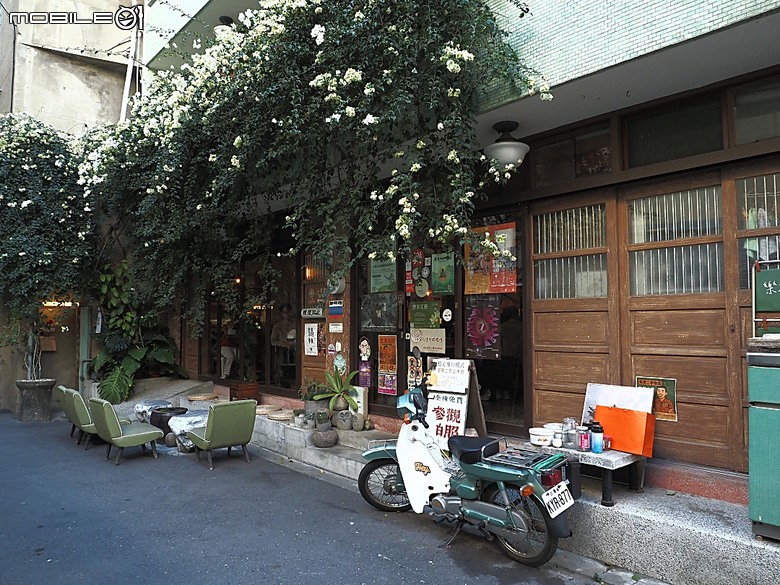 彰化 彰邑聖王廟(威惠宮)、大西門福德祠、彰邑關帝廟、彰邑慶安宮、懷忠祠、曇花佛堂、梨春園曲館 — 彰化市區古蹟探訪之一