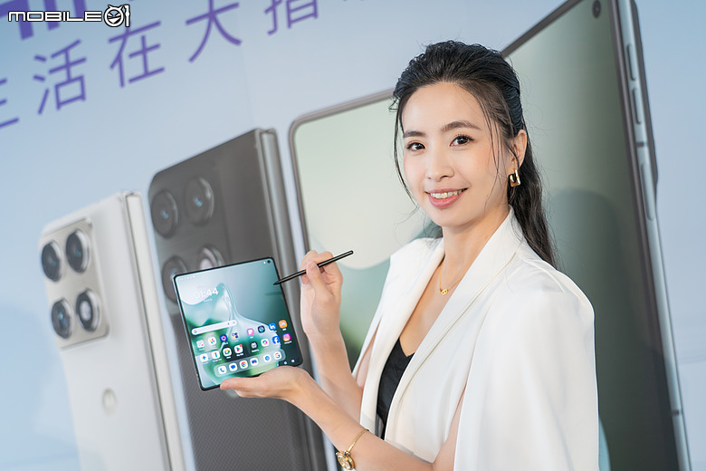 motorola 首款「大摺」razr fold 登台，12+256GB 售價 49,988 元