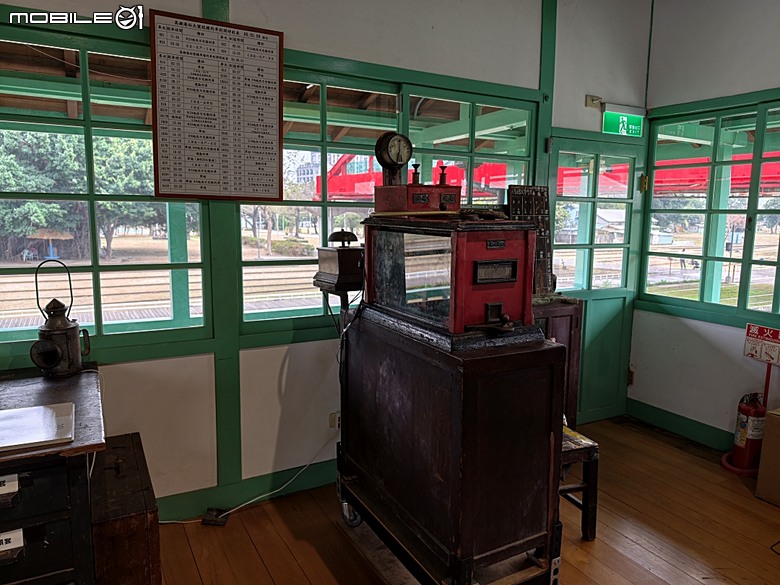 哈瑪星鐵道園區、舊打狗驛故事館、高雄港車站北號誌樓、鐵道園區天空雲台、金馬賓館當代美術館、打狗水道量水器室,附掛2026高雄冬日遊樂園紀實 — 冬日高雄港濱散策 哈瑪星鐵道園區篇
