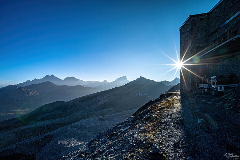 點我看大圖 2024瑞士義大利山脈之旅之11-2、0823 Gornergrat到Zermatt