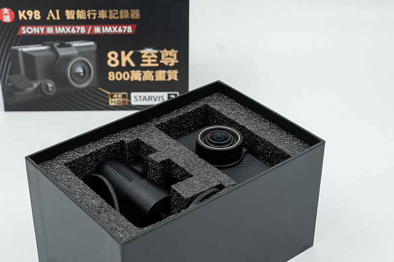 點我看大圖 前後都 4K SONY Starvis2 到底有多強?大邁 K98 開箱實測|業界首創雙 IMX678 旗艦行車記錄器