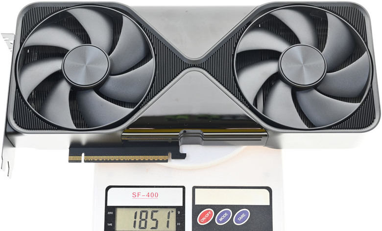 動爪玩NVIDIA RTX PRO 6000 Blackwell工作站版