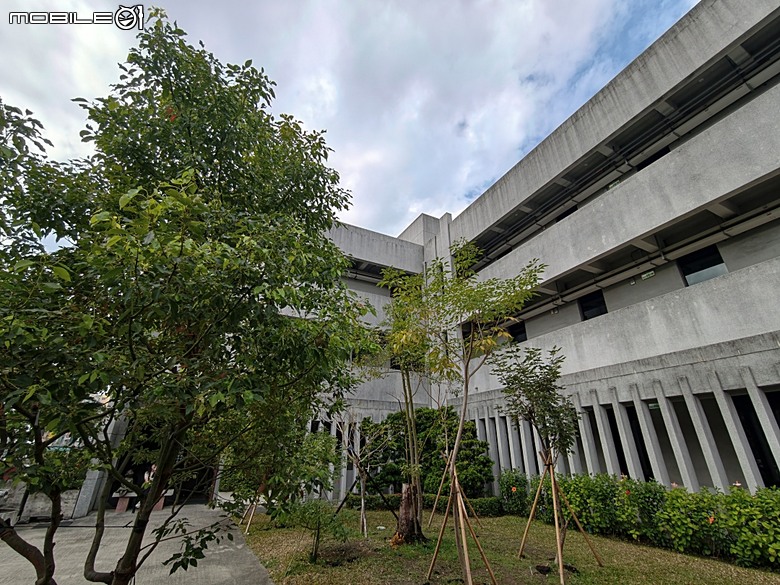 哈瑪星鐵道園區、舊打狗驛故事館、高雄港車站北號誌樓、鐵道園區天空雲台、金馬賓館當代美術館、打狗水道量水器室,附掛2026高雄冬日遊樂園紀實 — 冬日高雄港濱散策 哈瑪星鐵道園區篇