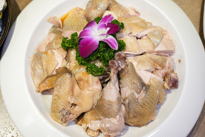 雞湯界愛馬仕！免費無限續湯，A5和牛與現流海鮮的奢華饗宴，台北包廂餐廳推薦，附最新菜單