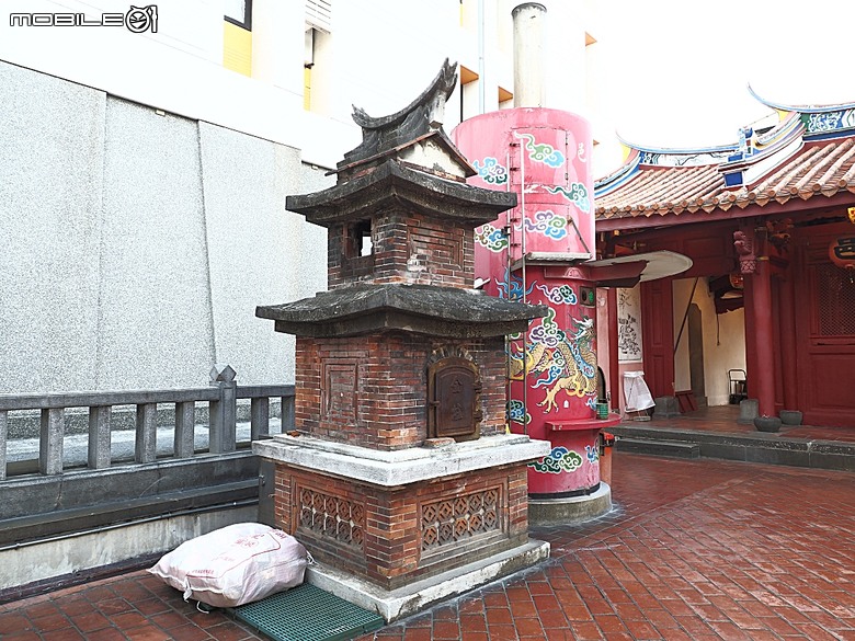 彰化 彰邑聖王廟(威惠宮)、大西門福德祠、彰邑關帝廟、彰邑慶安宮、懷忠祠、曇花佛堂、梨春園曲館 — 彰化市區古蹟探訪之一