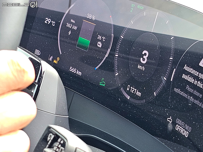 Porsche Cayenne Turbo Electric 賽道試駕｜比想像更快、更狠的純電Cayenne！