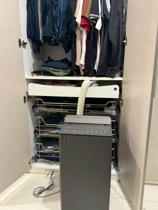 [分享] 除濕機終於解決衣服霉味問題...