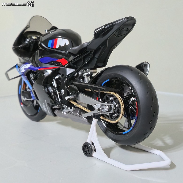 點我看大圖 🔧【模型新手也能輕鬆組 Part5】🏍️ 1/9 MENG MT-009S 1/9 BMW M1000RR 悅色版
