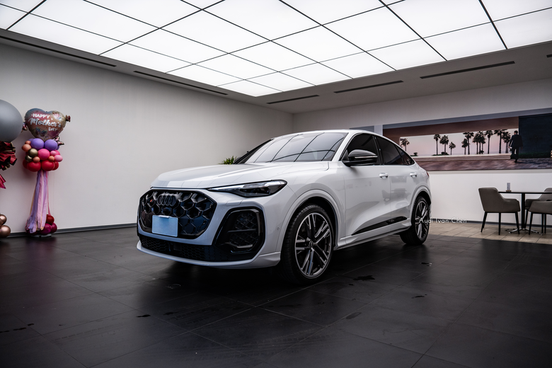 交車分享|Audi SQ5 Sportback |金屬冰川白・Glacier White・2Y