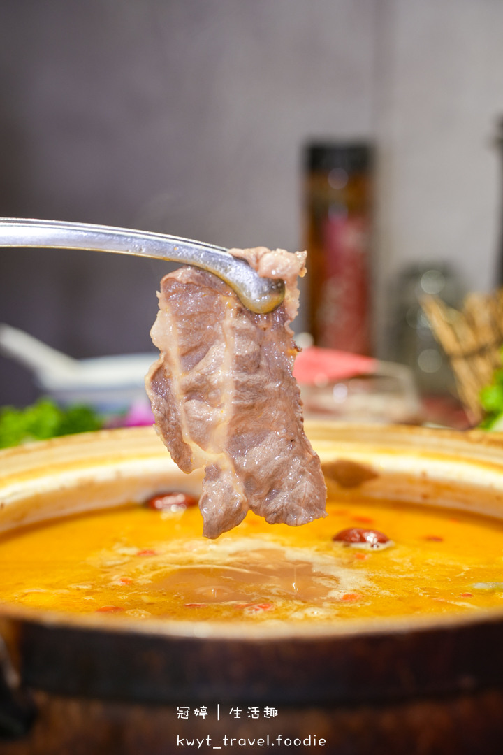 雞湯界愛馬仕！免費無限續湯，A5和牛與現流海鮮的奢華饗宴，台北包廂餐廳推薦，附最新菜單