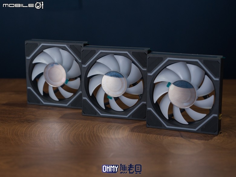 TT Vision 330 CR ARGB 全曲面全景機殼 ft. 耀影SWAFAN 120 EX INFINITY 風扇