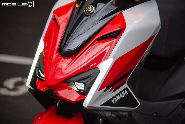 點我看大圖 YAMAHA 七代勁戰 CygnusXR 七十周年特仕版開箱|限量一千兩百台的速度鏈塊來襲!