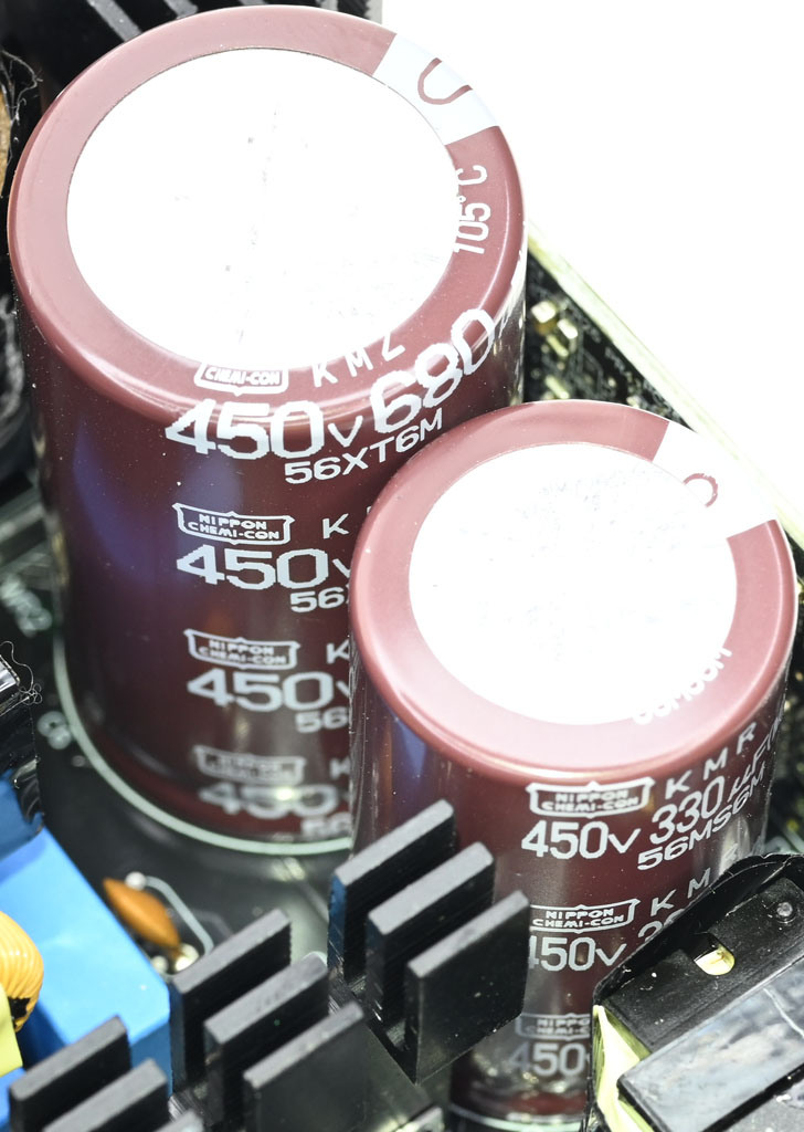點我看大圖 FSP MEGA GM 1200W金牌全模組電源開箱