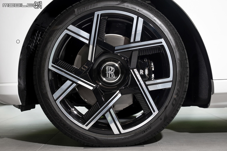 Rolls-Royce Black Badge Cullinan 在台灣正式推出|包含專屬套件、建議售價3033.4萬元起!