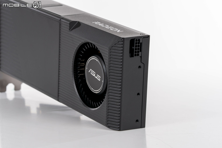 華碩 TURBO Radeon AI PRO R9700 32GB 繪圖卡開箱實測 以大容量記憶體提供更多 AI 應用執行空間